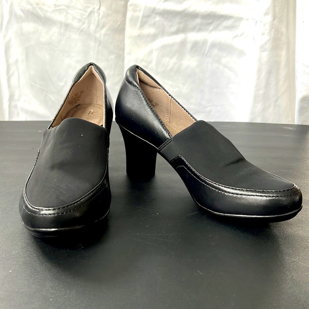 Naturalizer lotus heel